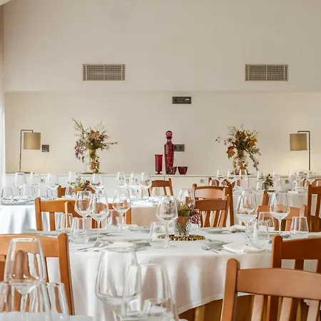 Sdivine Hotel, Congress & Spirituality ホテル 4*