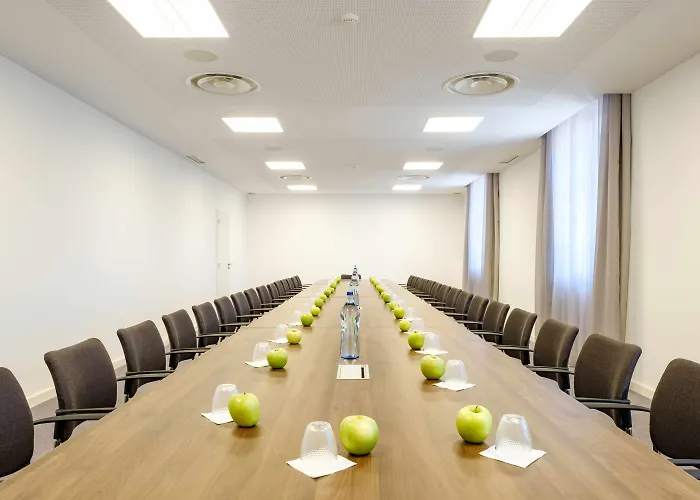 فندق Sdivine Hotel, Congress & Spirituality